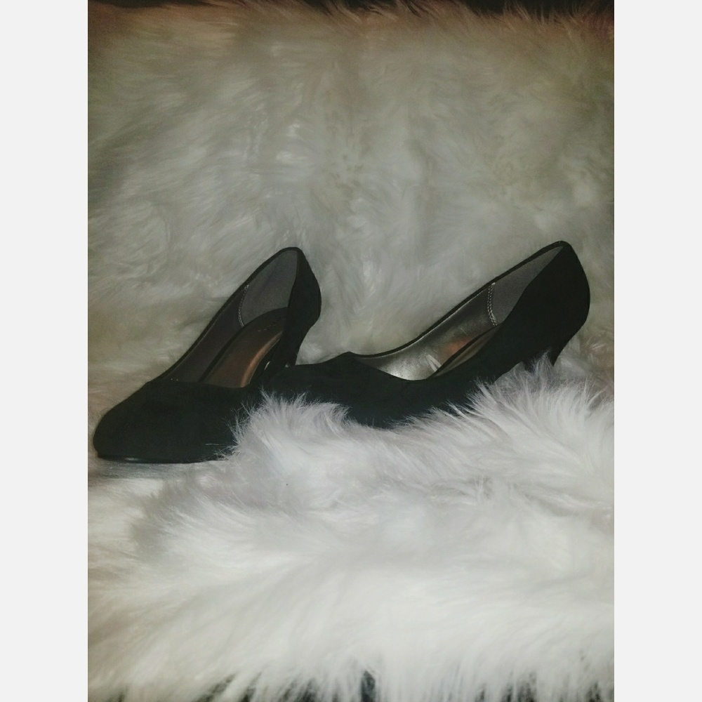 Women's Kitten Heel Pumps